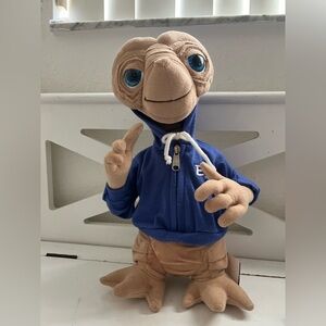 Univeral Studios ET Movie Plush Stuffed Animal Toy Collectible